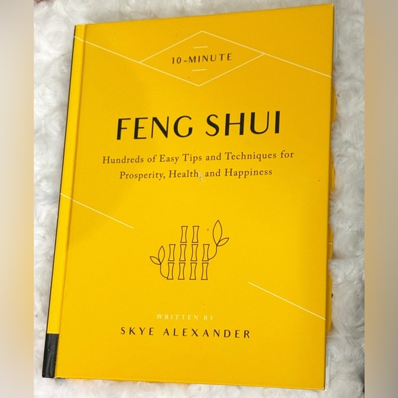 10-Minute Feng Shui: Tips and Techniques for Prosperity, Health, and Happiness - Picture 1 of 1